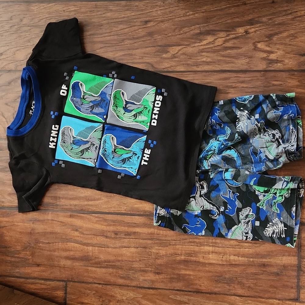 Boys pj set 🦖